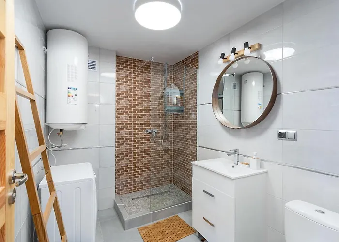 Domek Roznow بيت للعطل