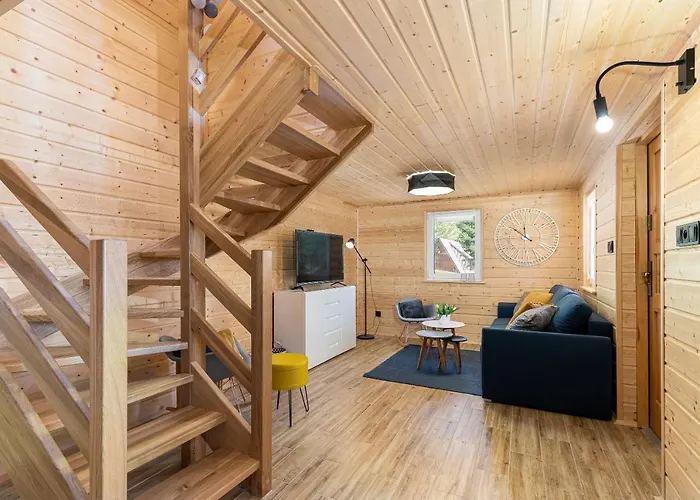 Domek Roznow بيت للعطل