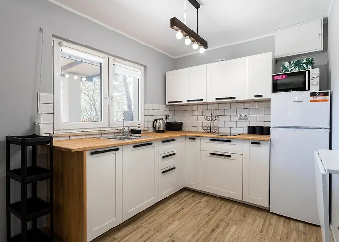 Domek Roznow بيت للعطل